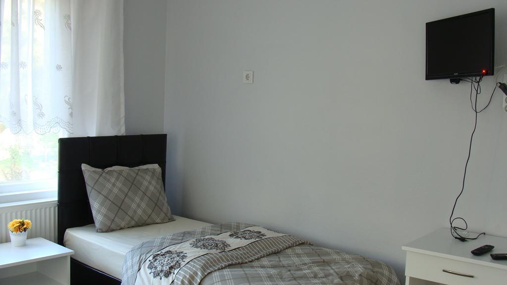 Limon Hostel Одрин Стая снимка