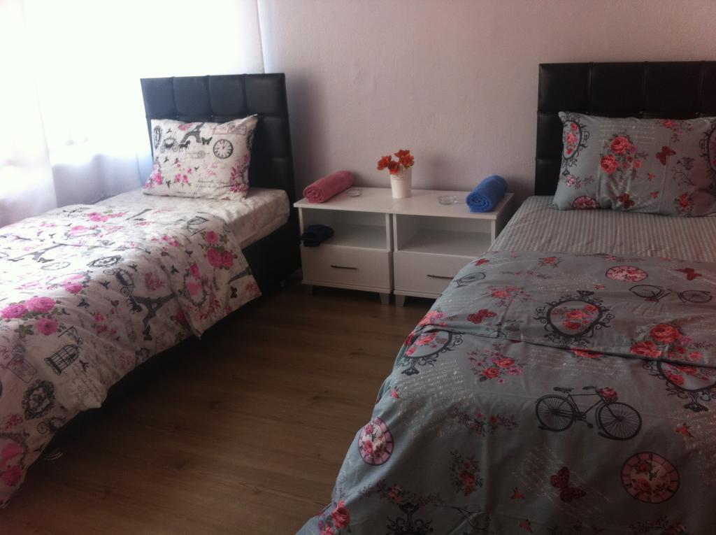 Limon Hostel Одрин Екстериор снимка